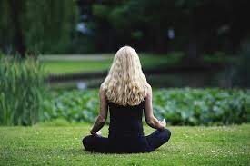 Mindfulness activează puterea interioară a femeilor în 2025